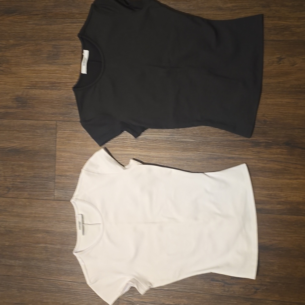 Tank air- cap sleeve baby tee in white and black. Size small